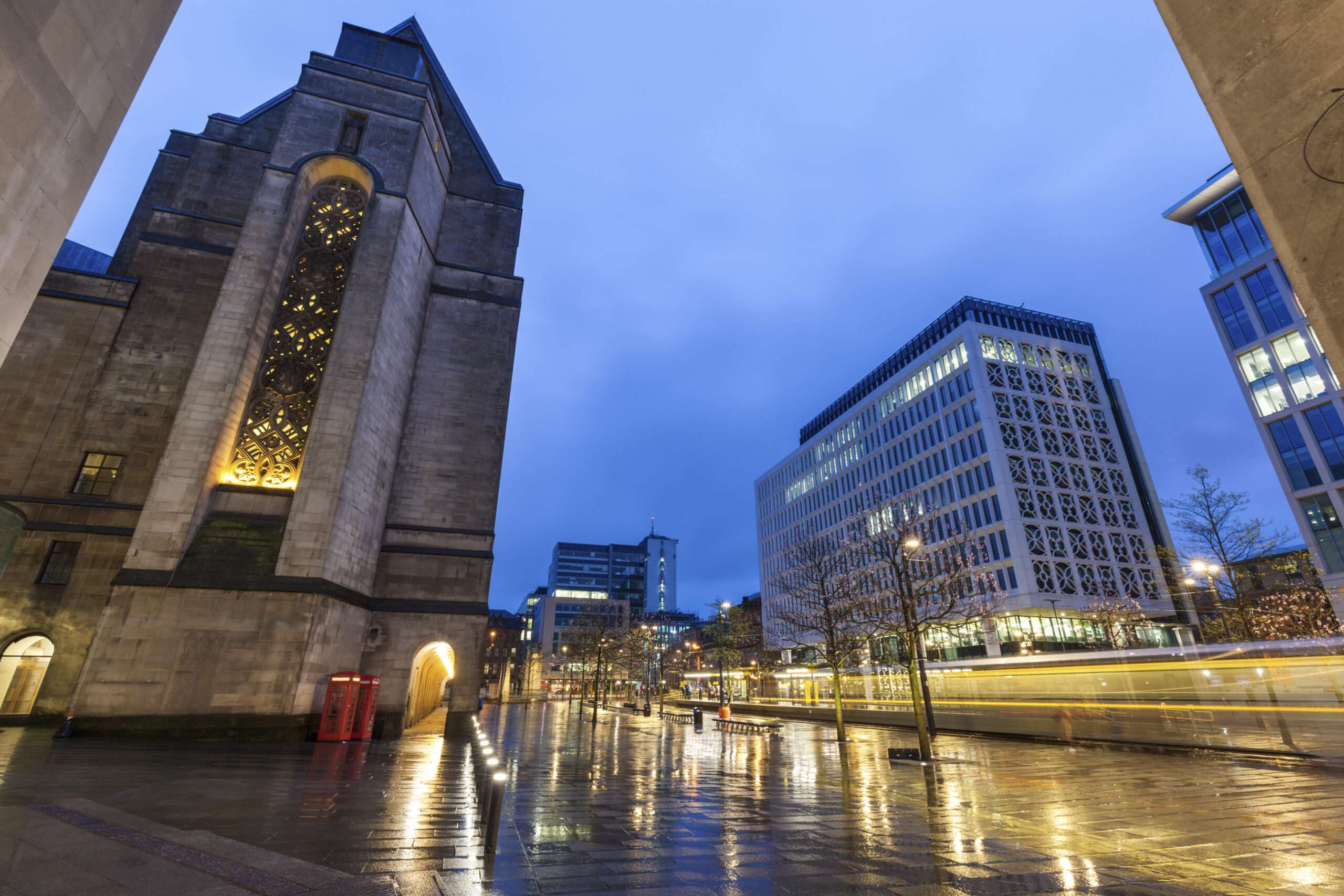 Read more about the article Manchester: Discover 10 Amazing Attractions in Comfort